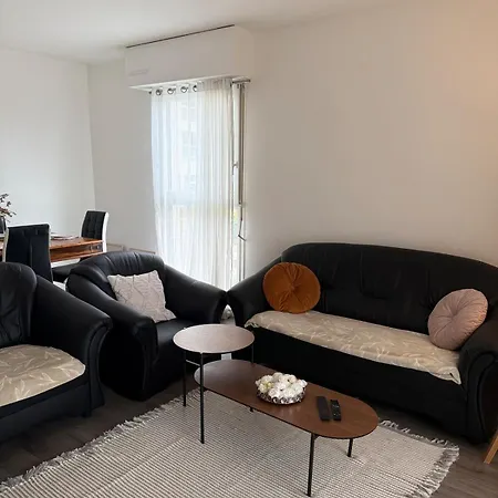 Bright With Terrace - 4 To 6 People Saint-Cloud