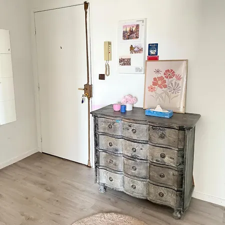Bright With Terrace - 4 To 6 People Saint-Cloud