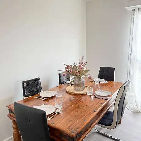 Bright With Terrace - 4 To 6 People *