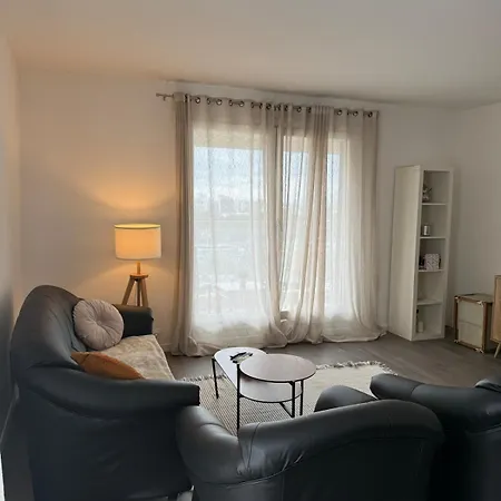 Bright With Terrace - 4 To 6 People * Saint-Cloud